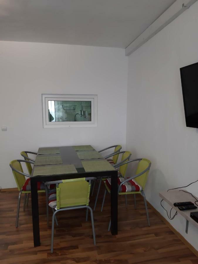 Apartament 2 Camere スリナ エクステリア 写真