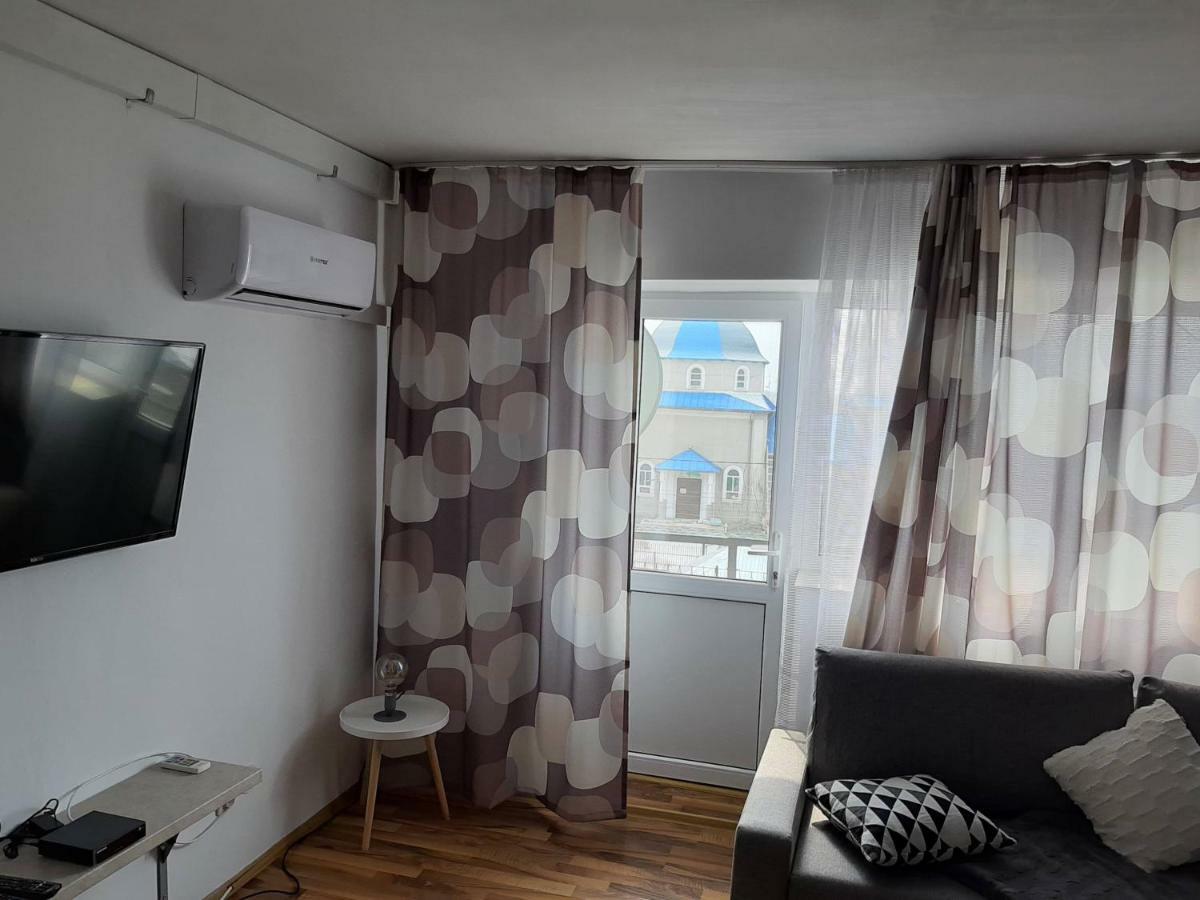 Apartament 2 Camere スリナ エクステリア 写真