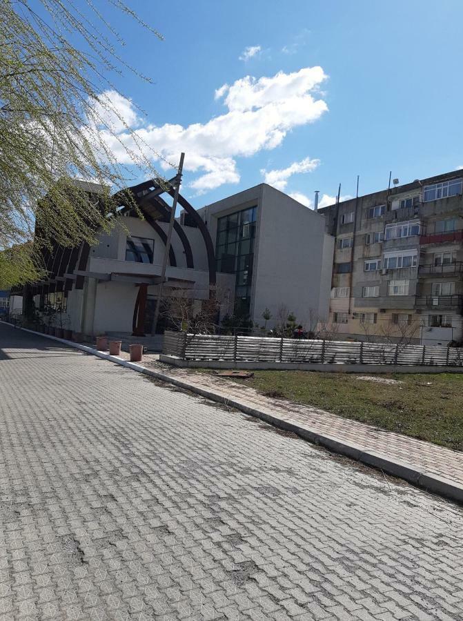 Apartament 2 Camere スリナ エクステリア 写真