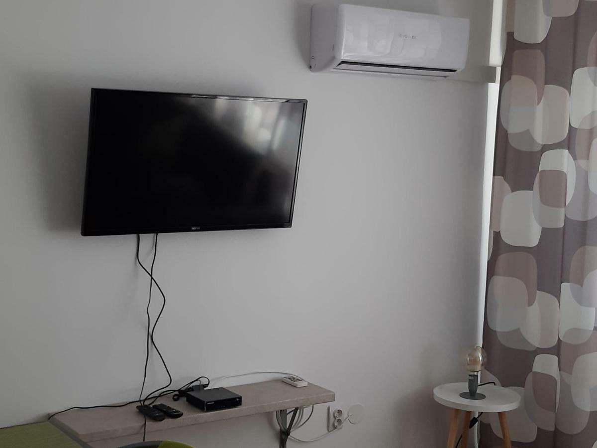 Apartament 2 Camere スリナ エクステリア 写真