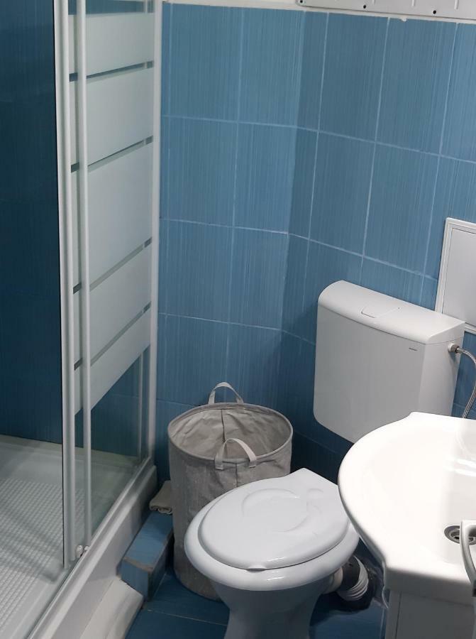 Apartament 2 Camere スリナ エクステリア 写真