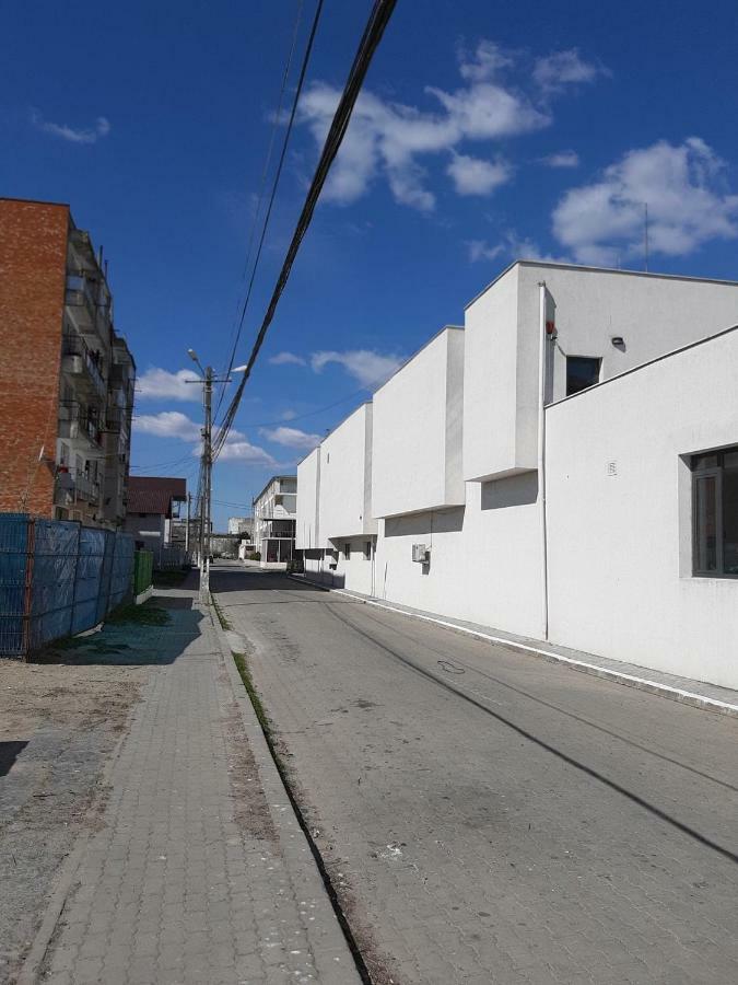 Apartament 2 Camere スリナ エクステリア 写真